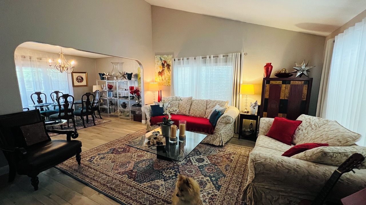 Photo of Livingroom in Canyon Lake