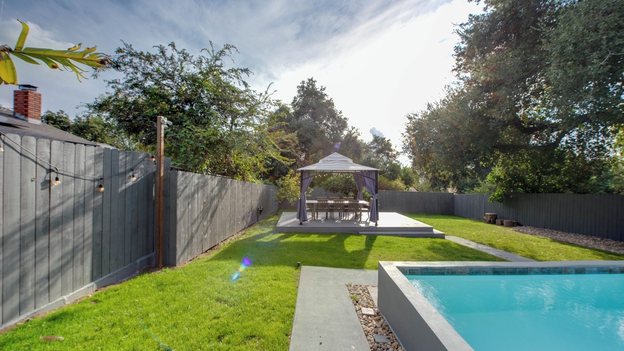 Photo of Outdoor in Altadena