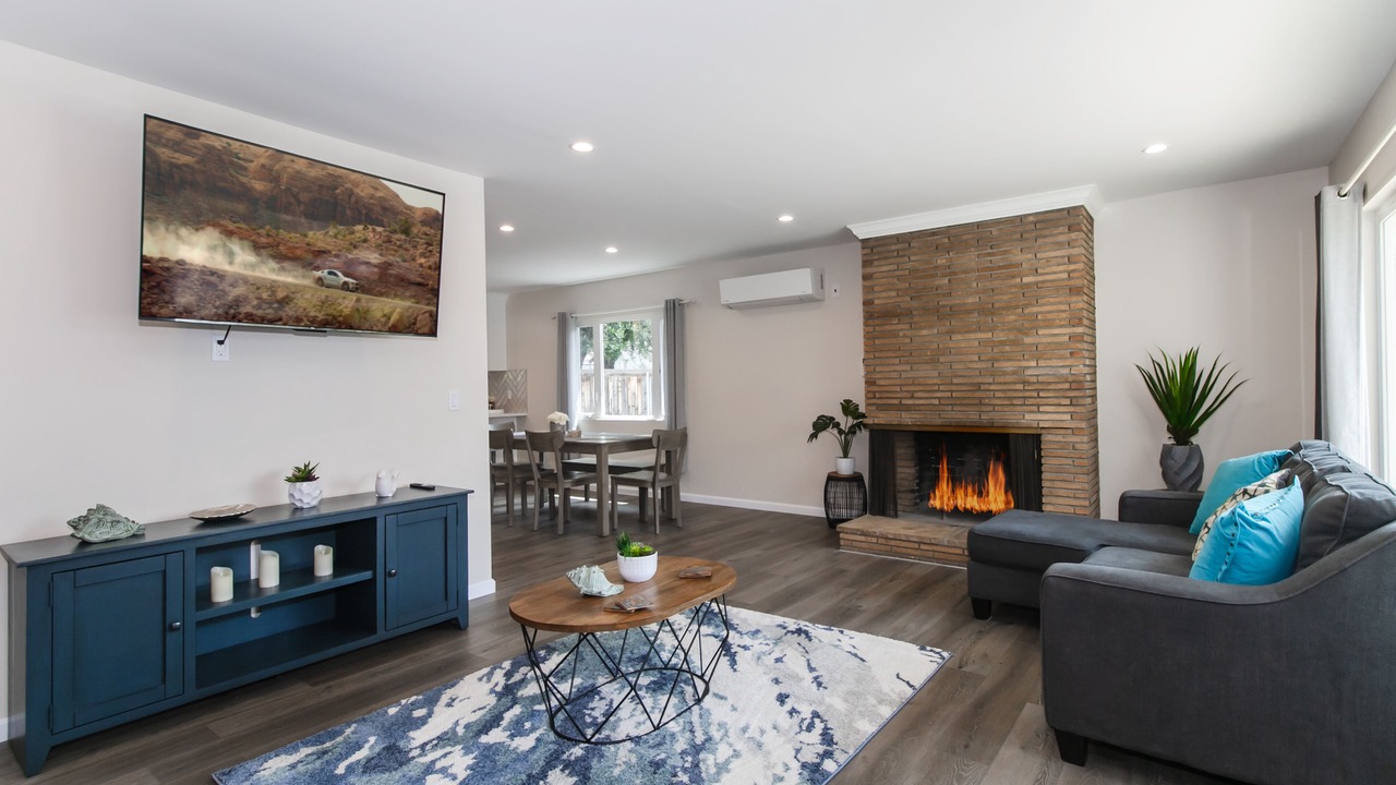 Photo of Livingroom in Altadena