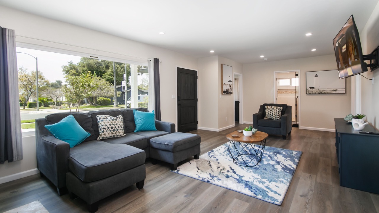 Photo of Livingroom in Altadena