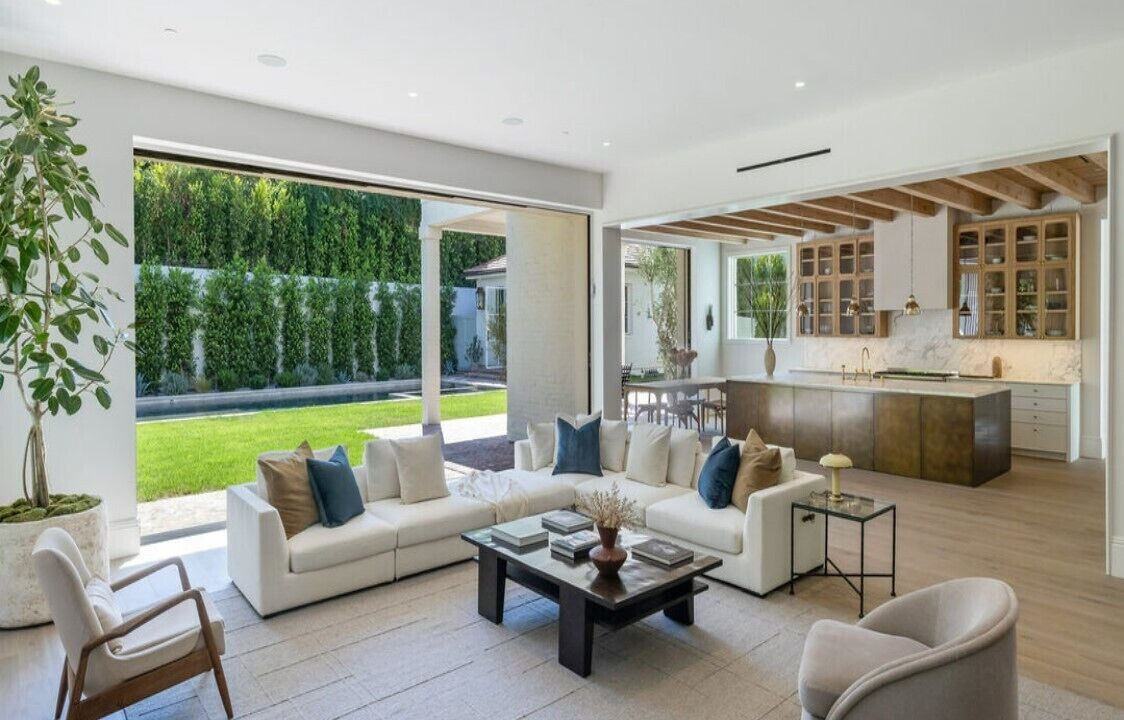 Photo of Livingroom in Sherman Oaks