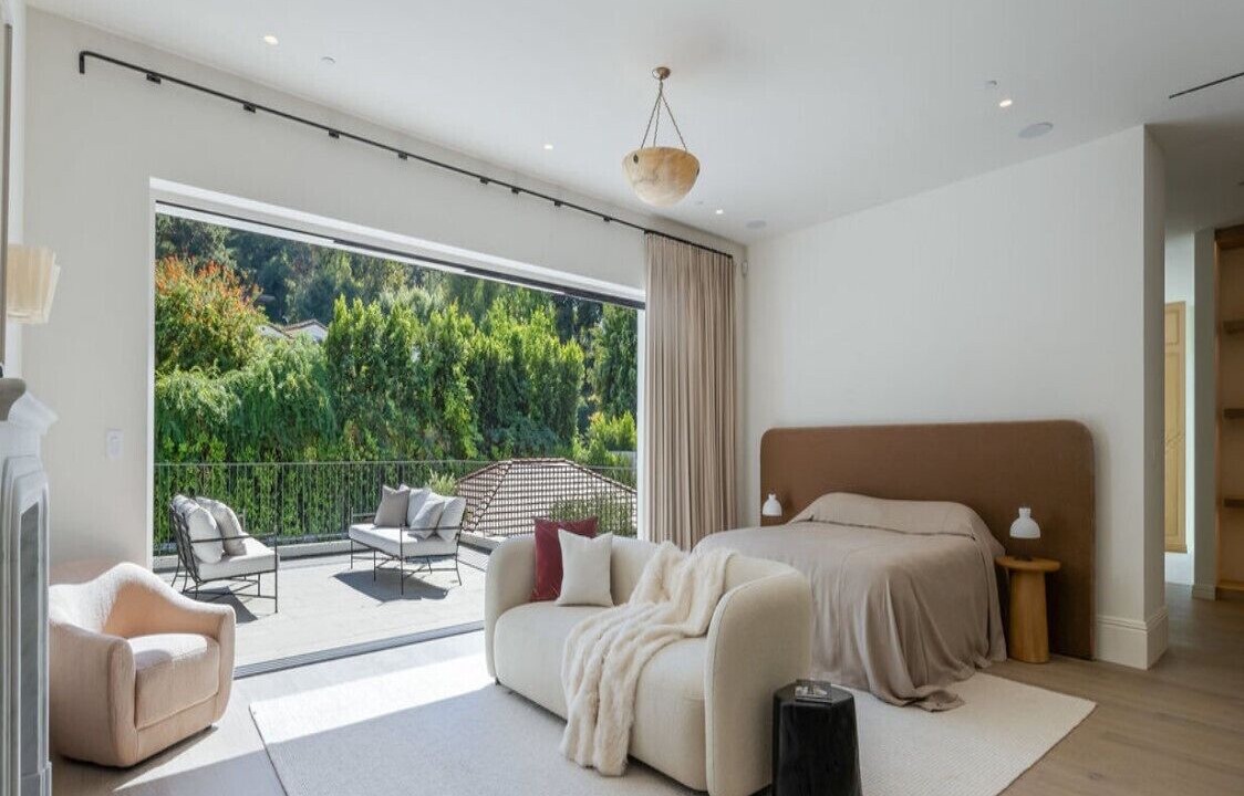 Photo of Livingroom in Sherman Oaks