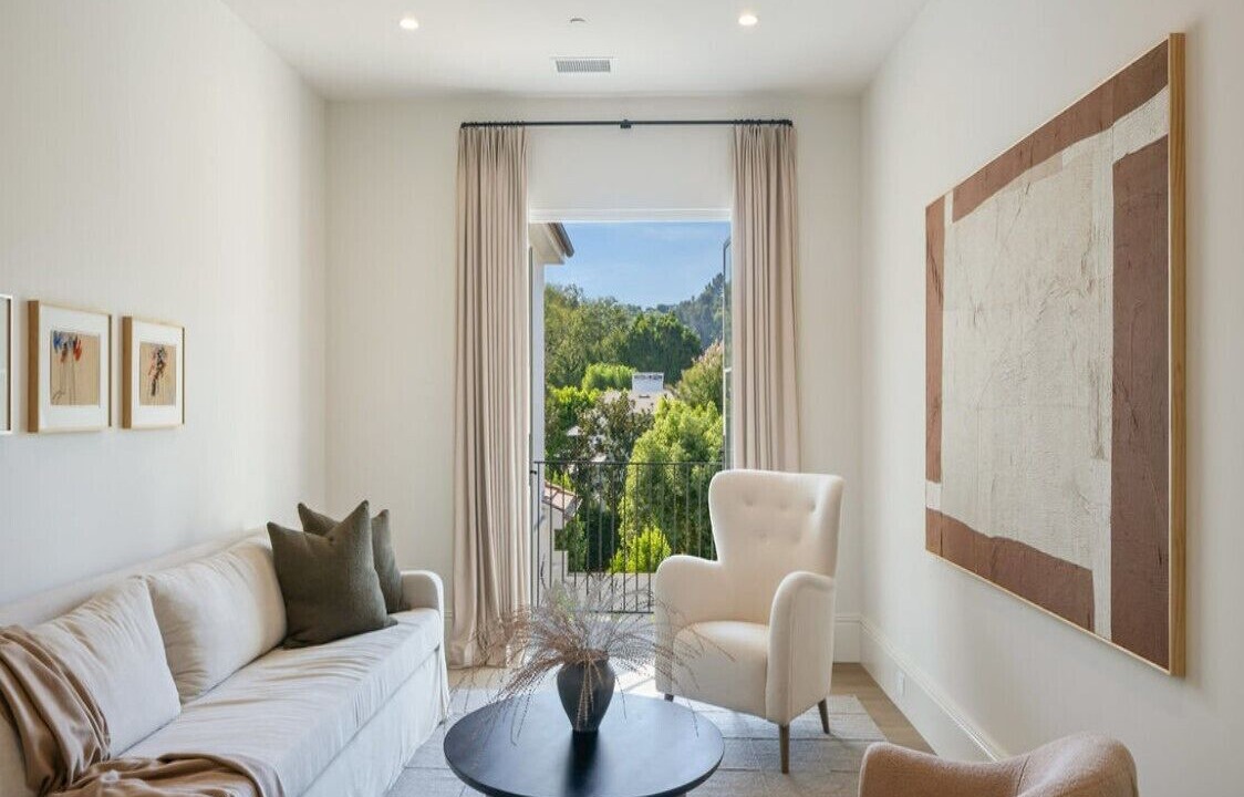 Photo of Livingroom in Sherman Oaks