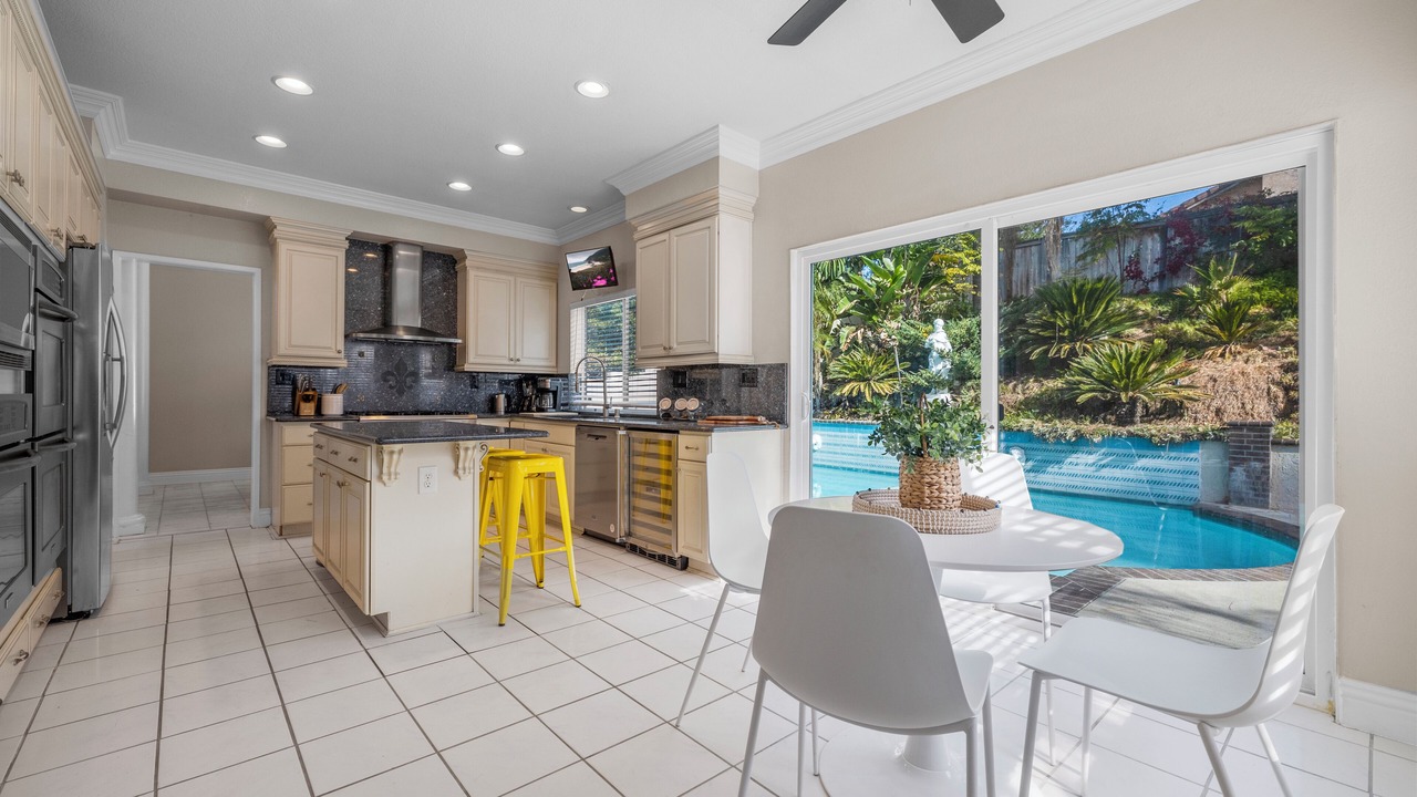 Photo of Kitchen in Corona
