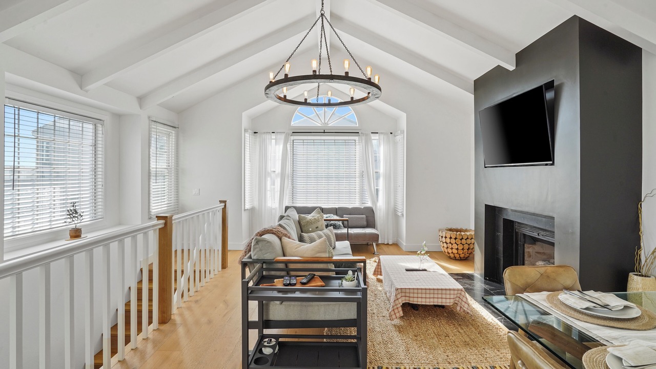 Photo of Livingroom in Peninsula