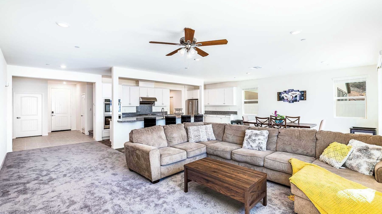 Photo of Livingroom in Jurupa Valley