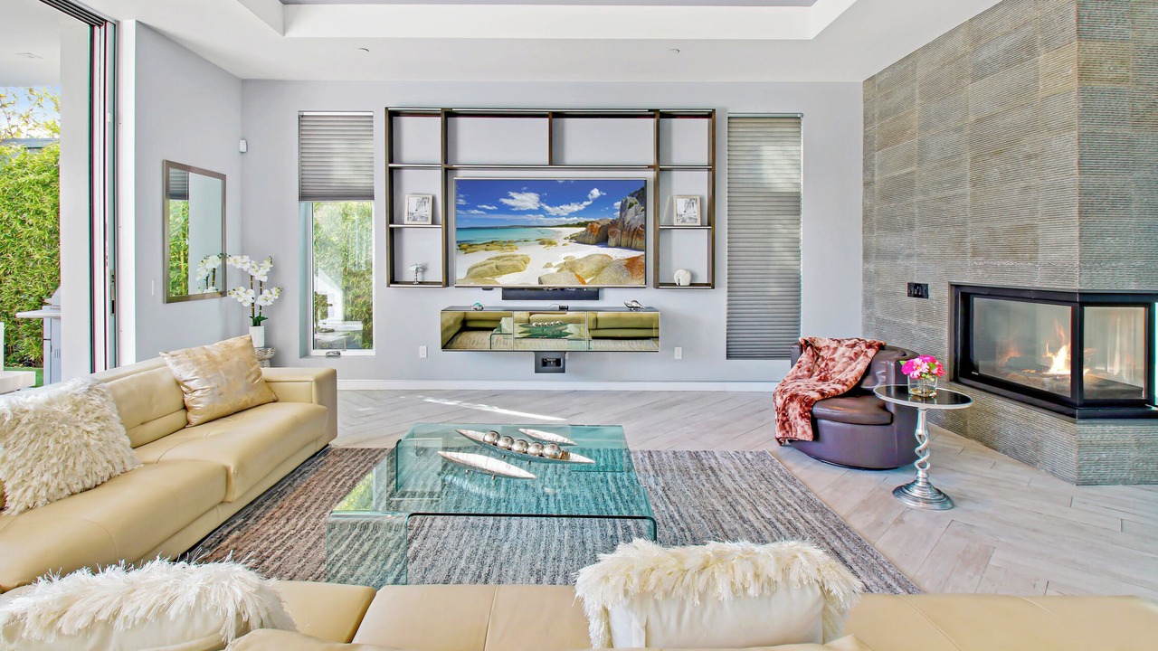 Photo of Livingroom in La Brea