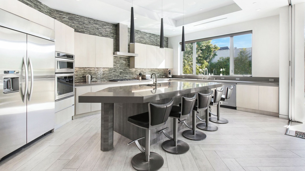 Photo of Kitchen in La Brea