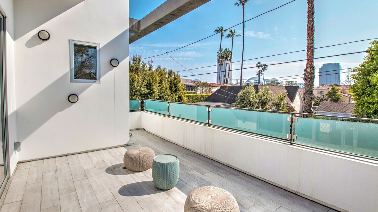 Photo of Patio Balcony in La Brea