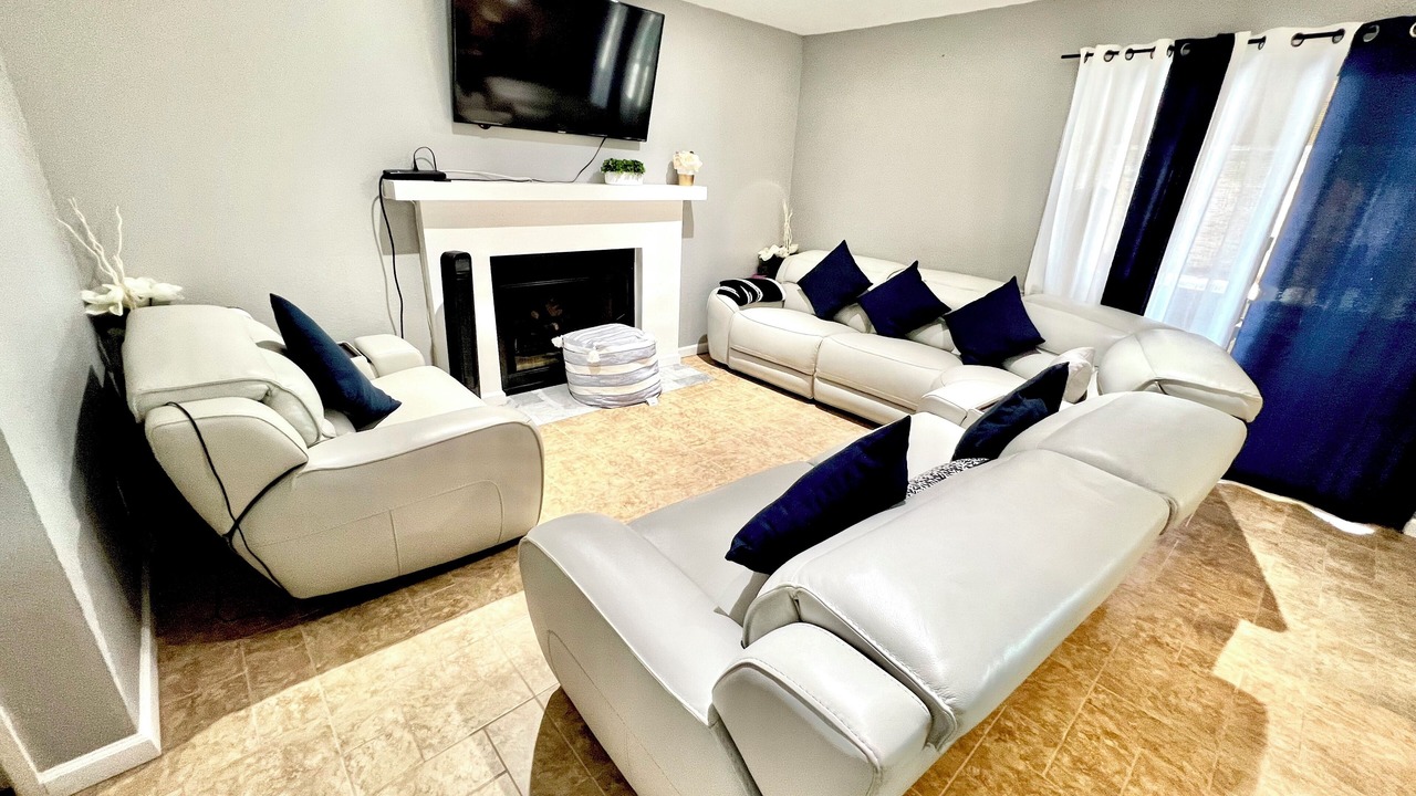 Photo of Livingroom in Colton