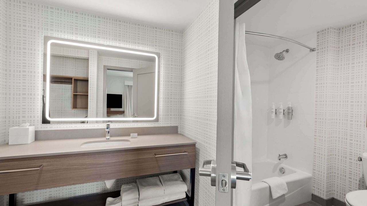 Photo of Bathroom in Corona