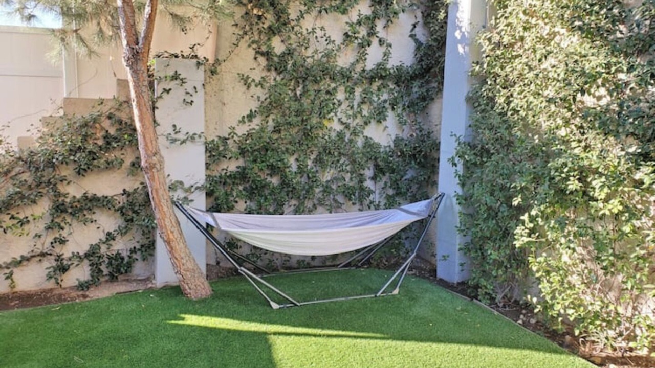 Photo of Outdoor in Woodland Hills