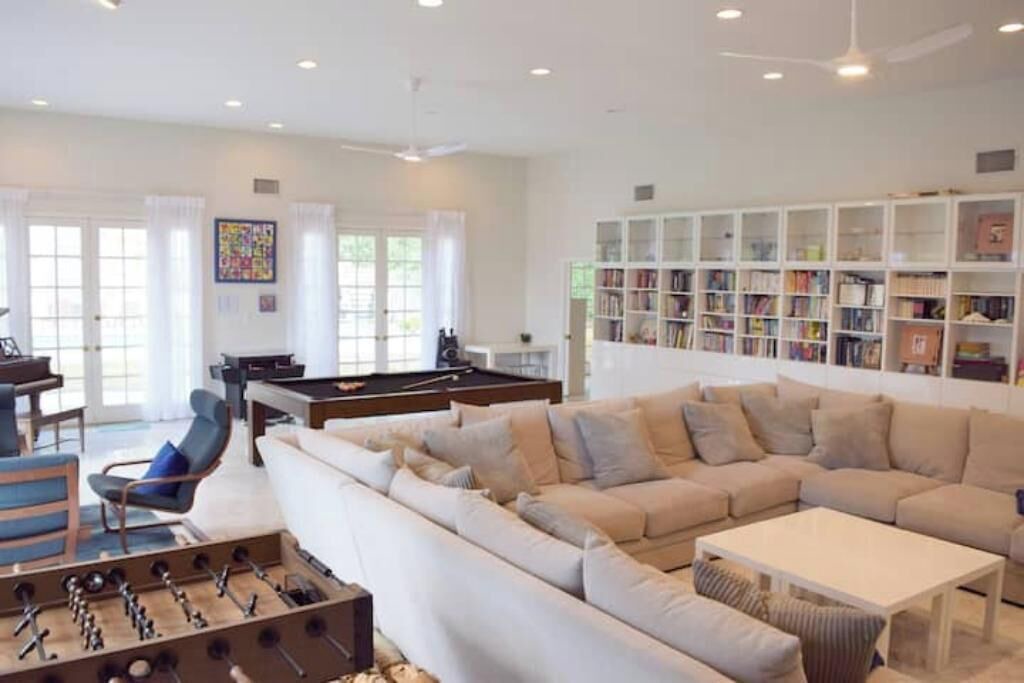 Photo of Livingroom in Encino