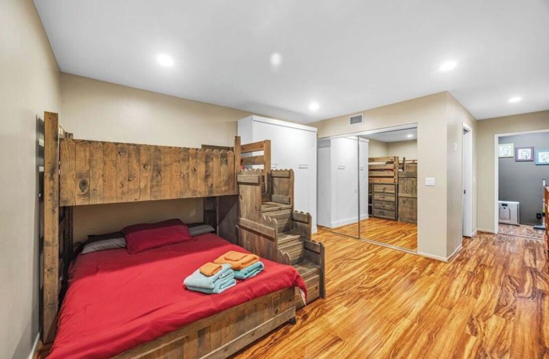 Photo of Bedroom in Altadena