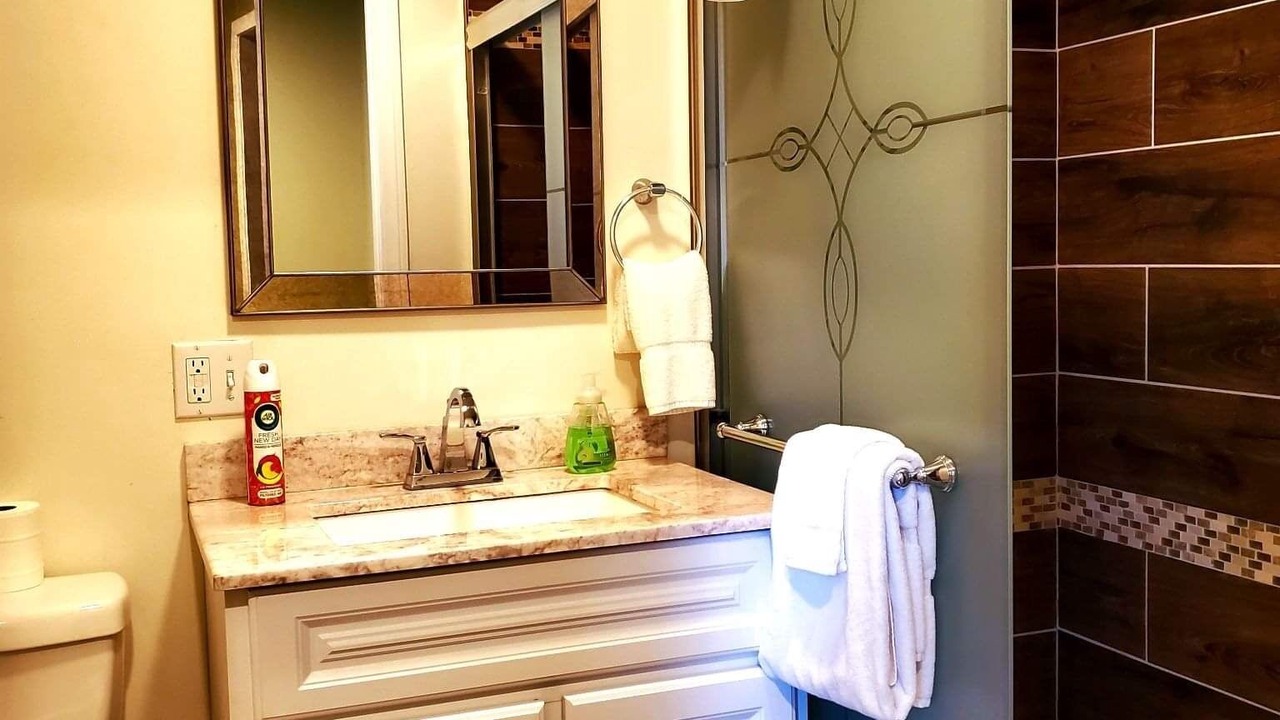 Photo of Bathroom in Summit Estates