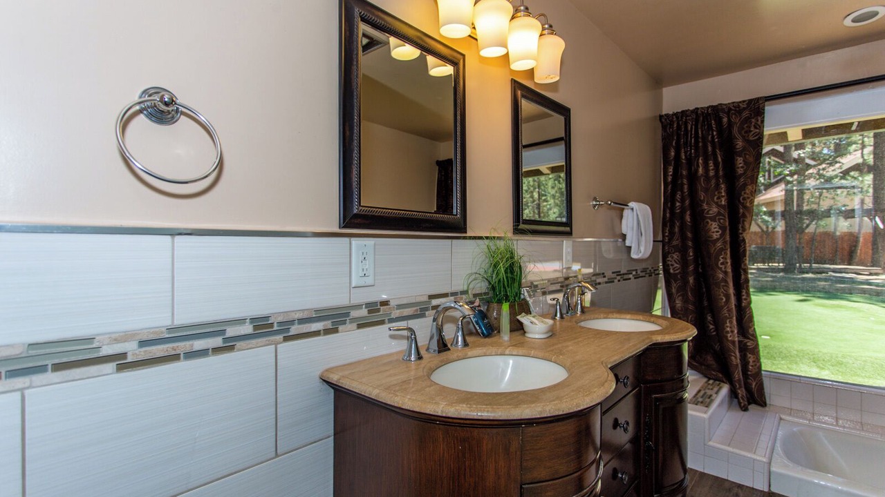 Photo of Bathroom in Summit Estates