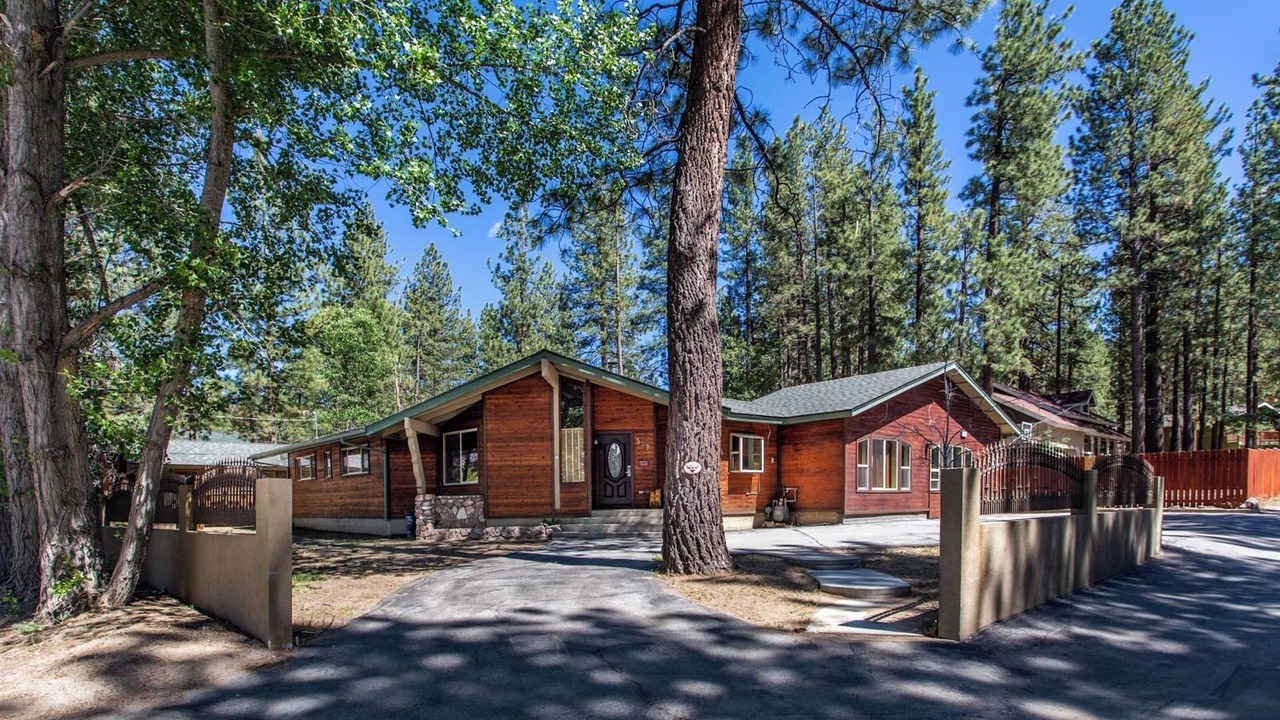 Photo of Outdoor in Summit Estates