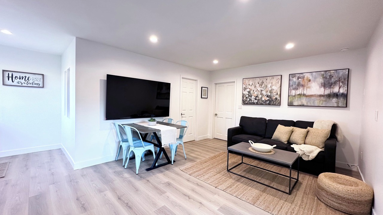 Photo of Livingroom in Granada Hills South