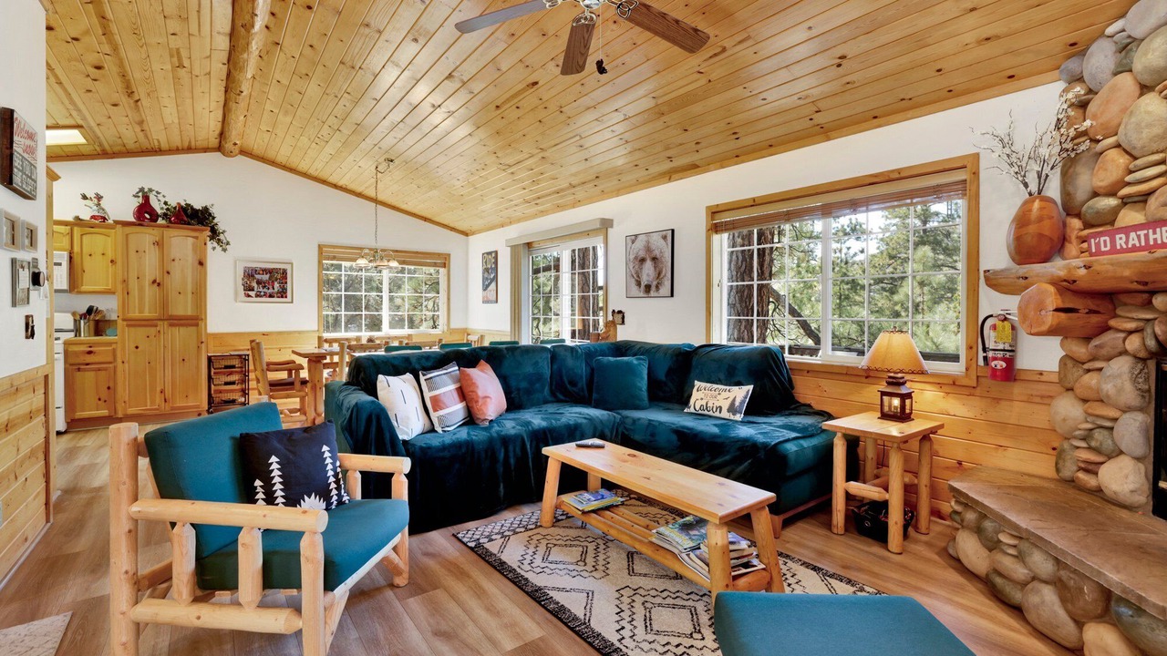 Photo of Livingroom in Whispering Forest