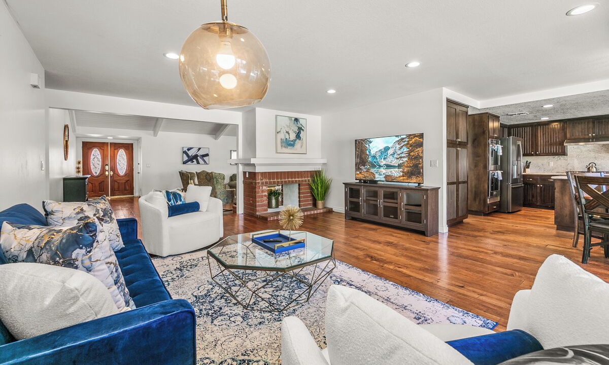 Photo of Livingroom in Chatsworth