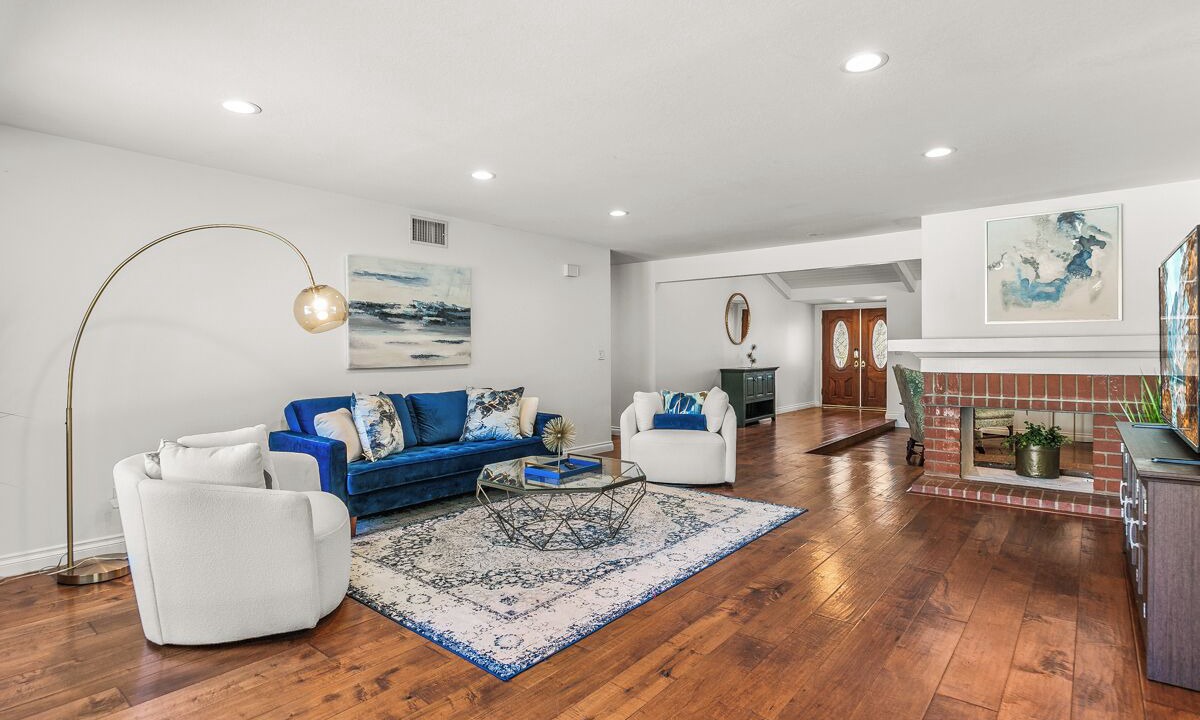 Photo of Livingroom in Chatsworth