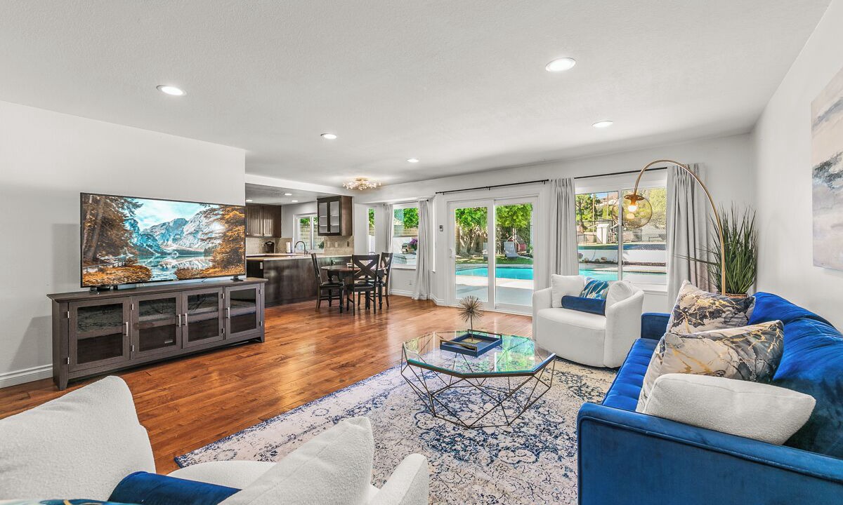 Photo of Livingroom in Chatsworth
