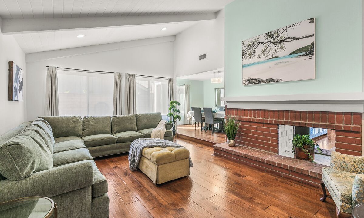 Photo of Livingroom in Chatsworth