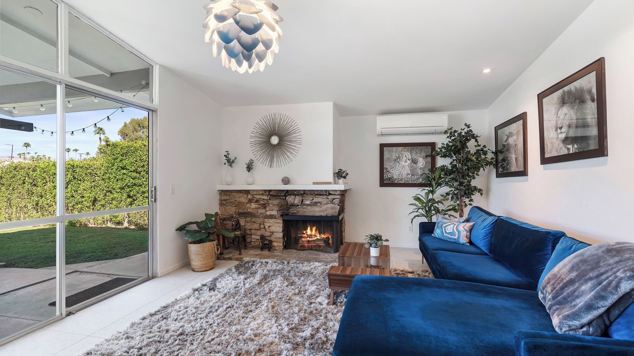 Photo of Livingroom in Palm Desert