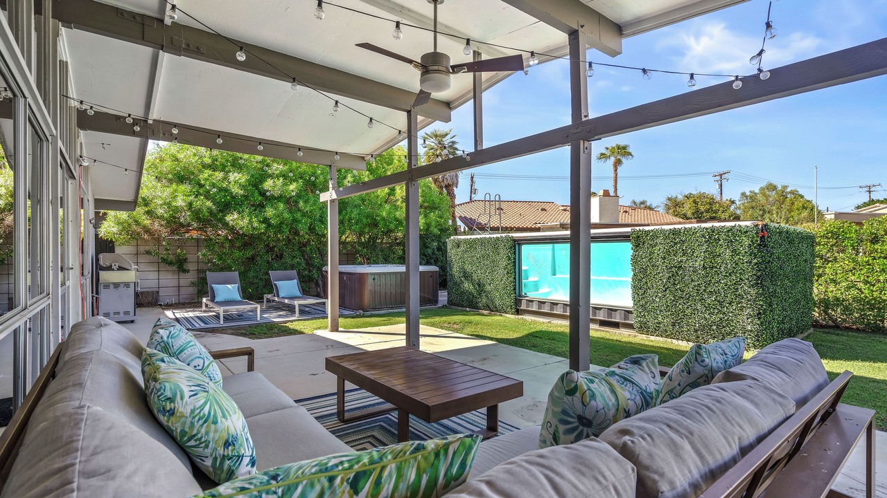 Photo of Patio Balcony in Palm Desert
