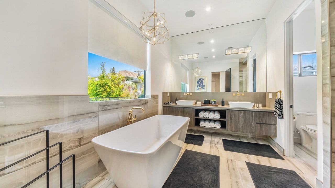 Photo of Bathroom in Sherman Oaks