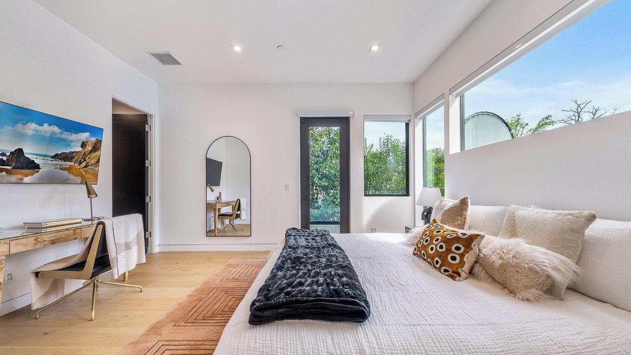 Photo of Bedroom in Sherman Oaks