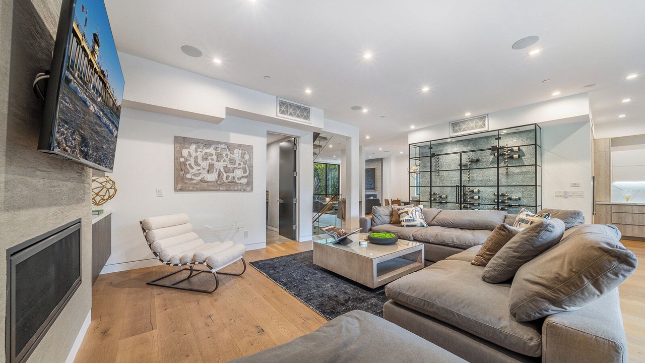Photo of Livingroom in Sherman Oaks