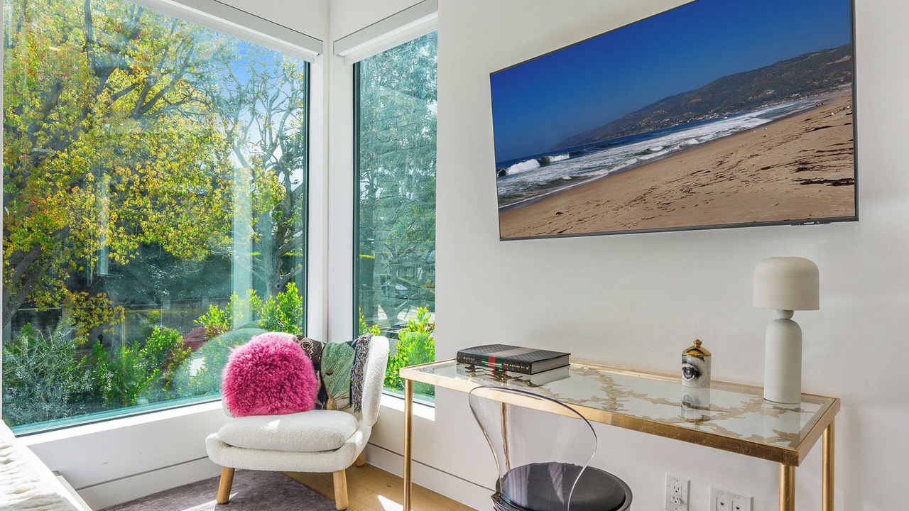Photo of Livingroom in Sherman Oaks
