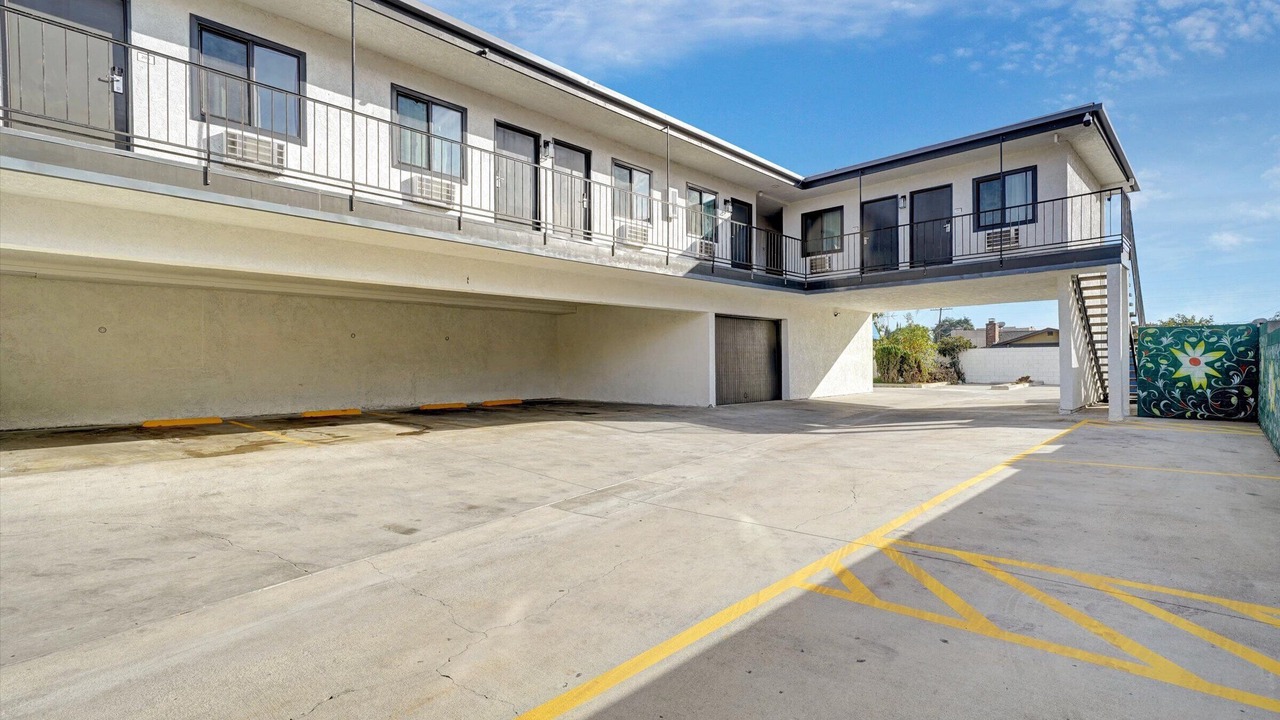 Photo of Outdoor in Bell