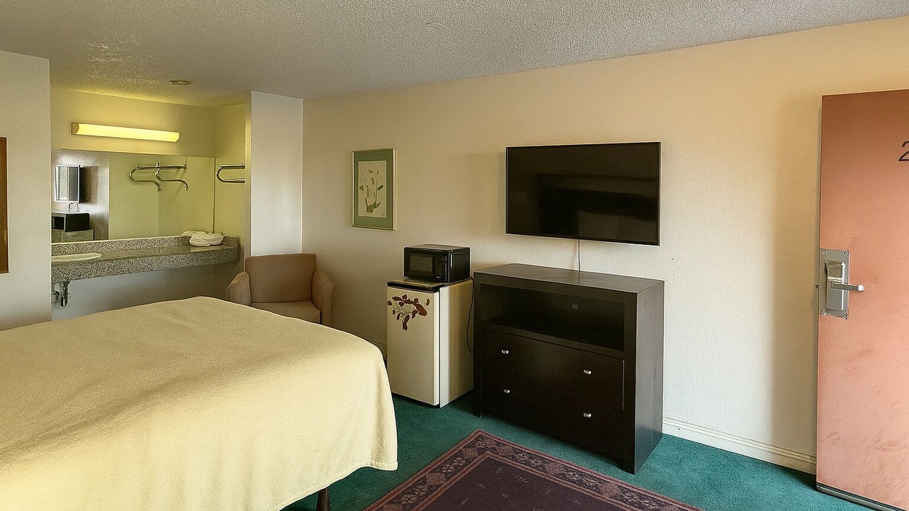 Photo of Bedroom in Azusa