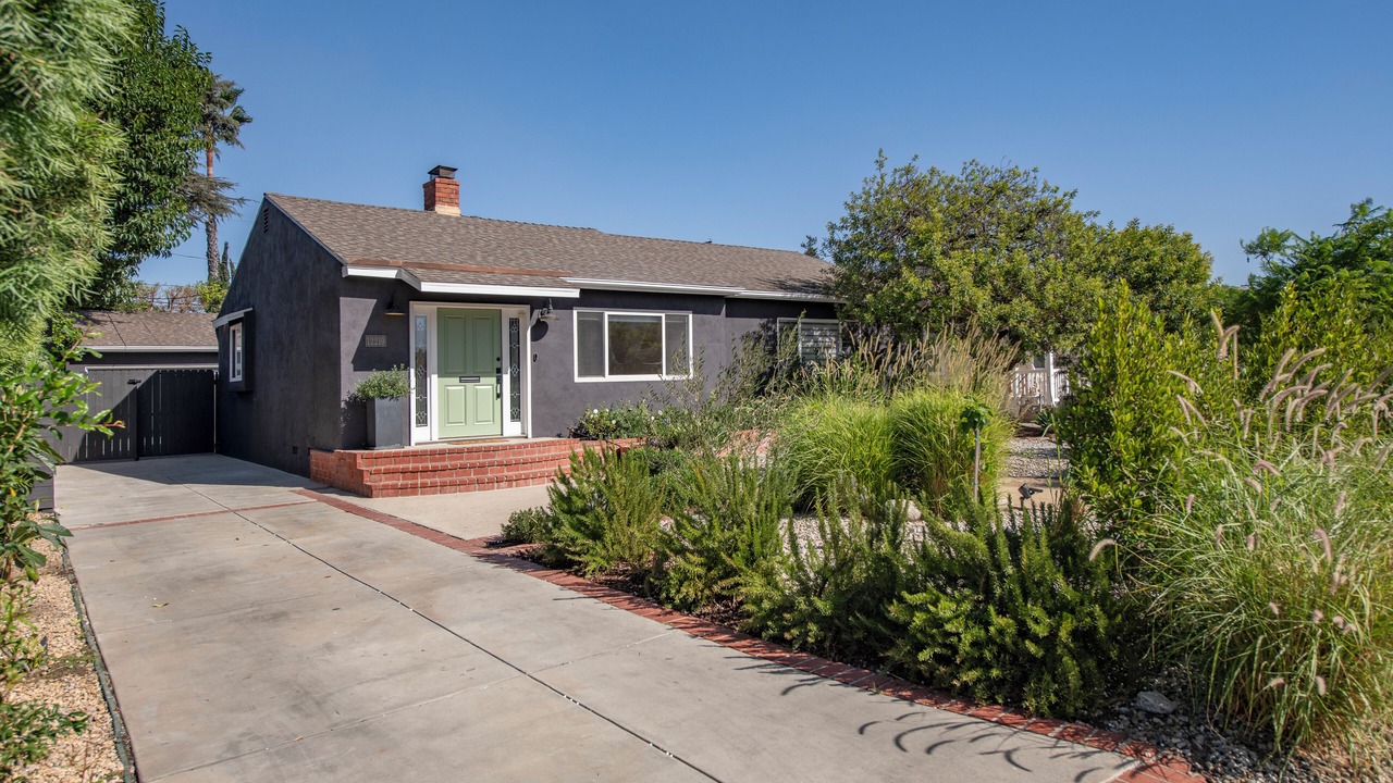Photo of Outdoor in Valley Glen