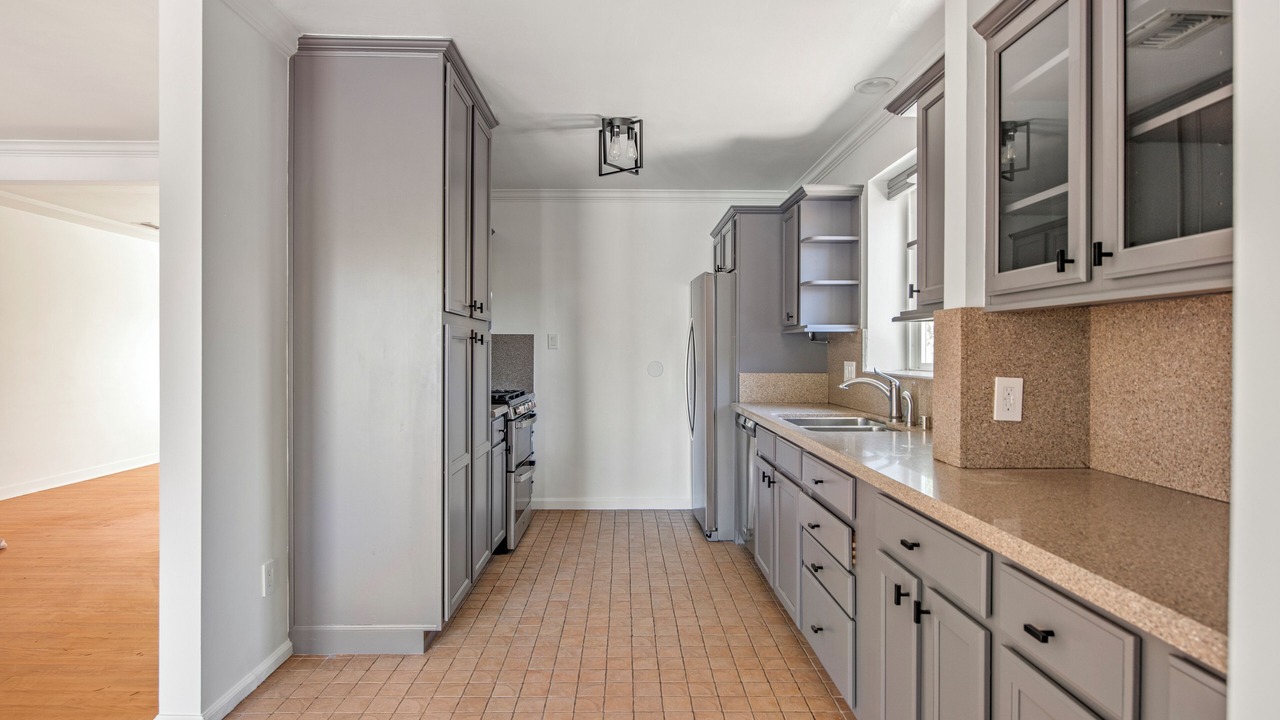 Photo of Kitchen in Valley Glen