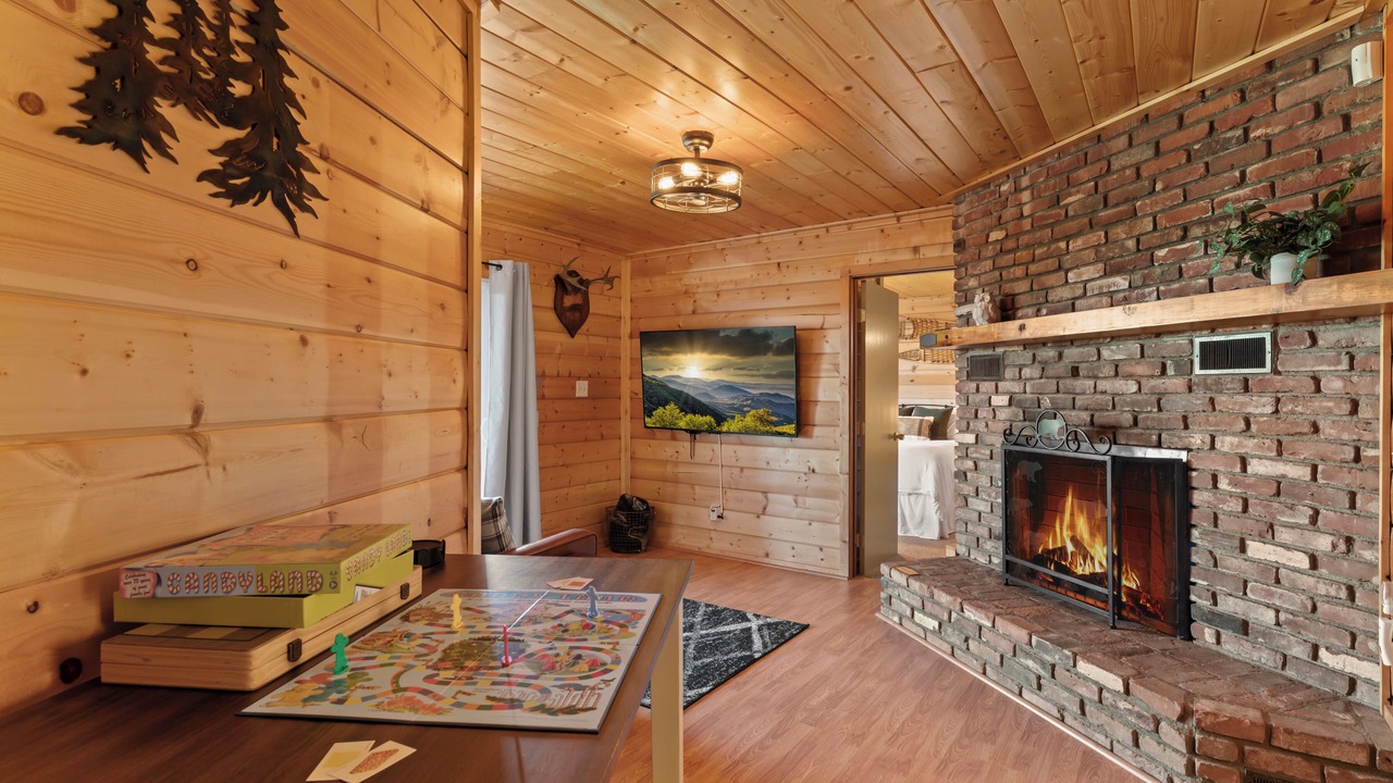 Photo of Livingroom in Crestline