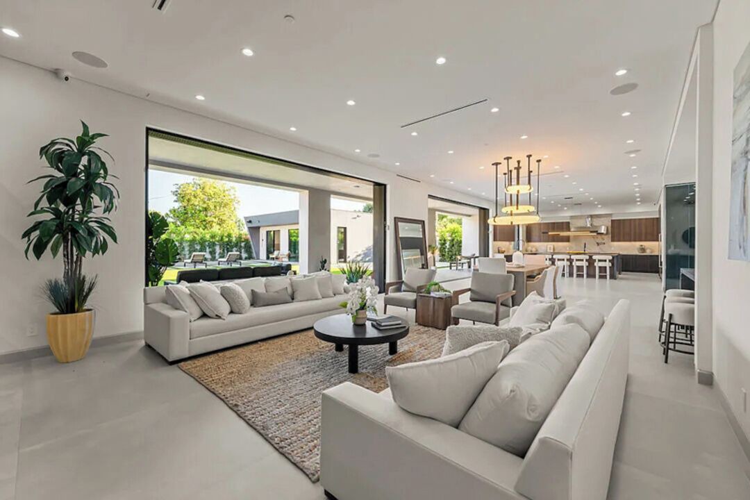 Photo of Livingroom in Sherman Oaks
