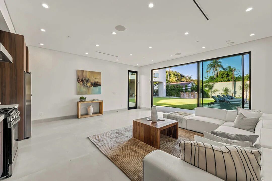 Photo of Livingroom in Sherman Oaks