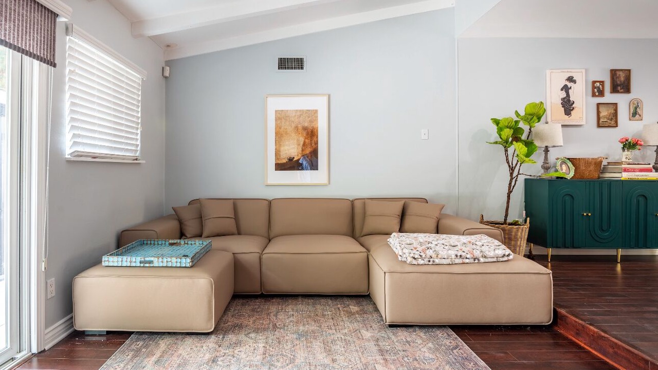 Photo of Livingroom in Chatsworth