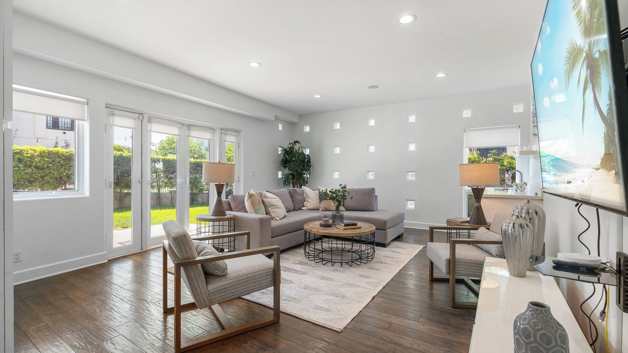 Photo of Livingroom in The Strand