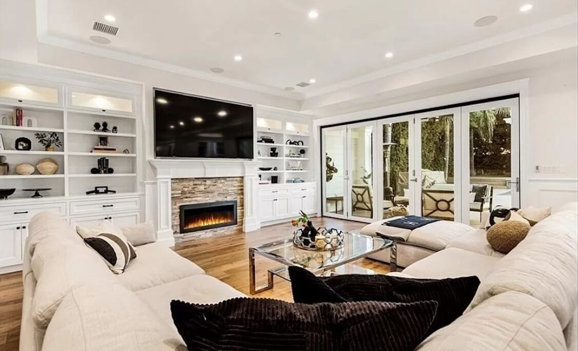 Photo of Livingroom in Valley Village