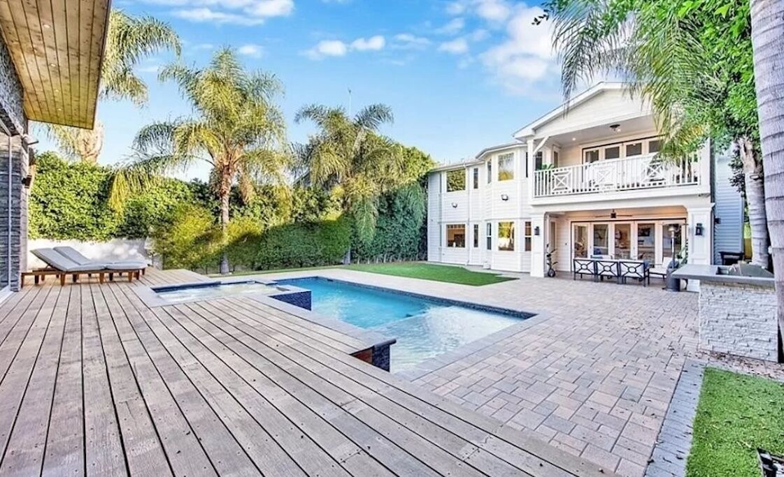 Photo of Outdoor in Valley Village