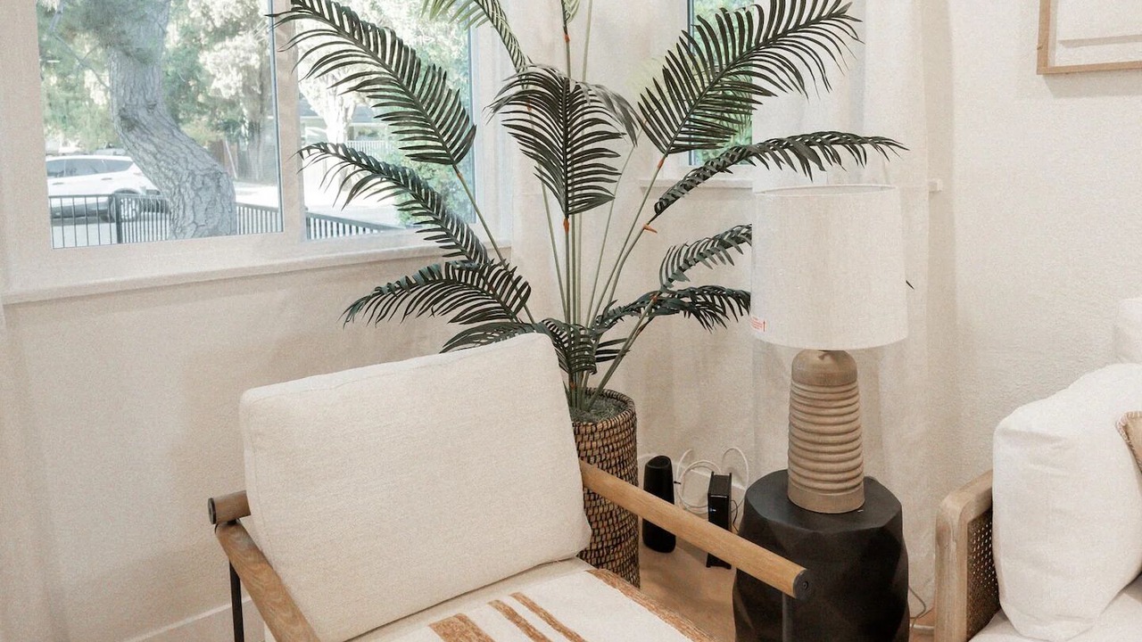 Photo of Livingroom in Altadena