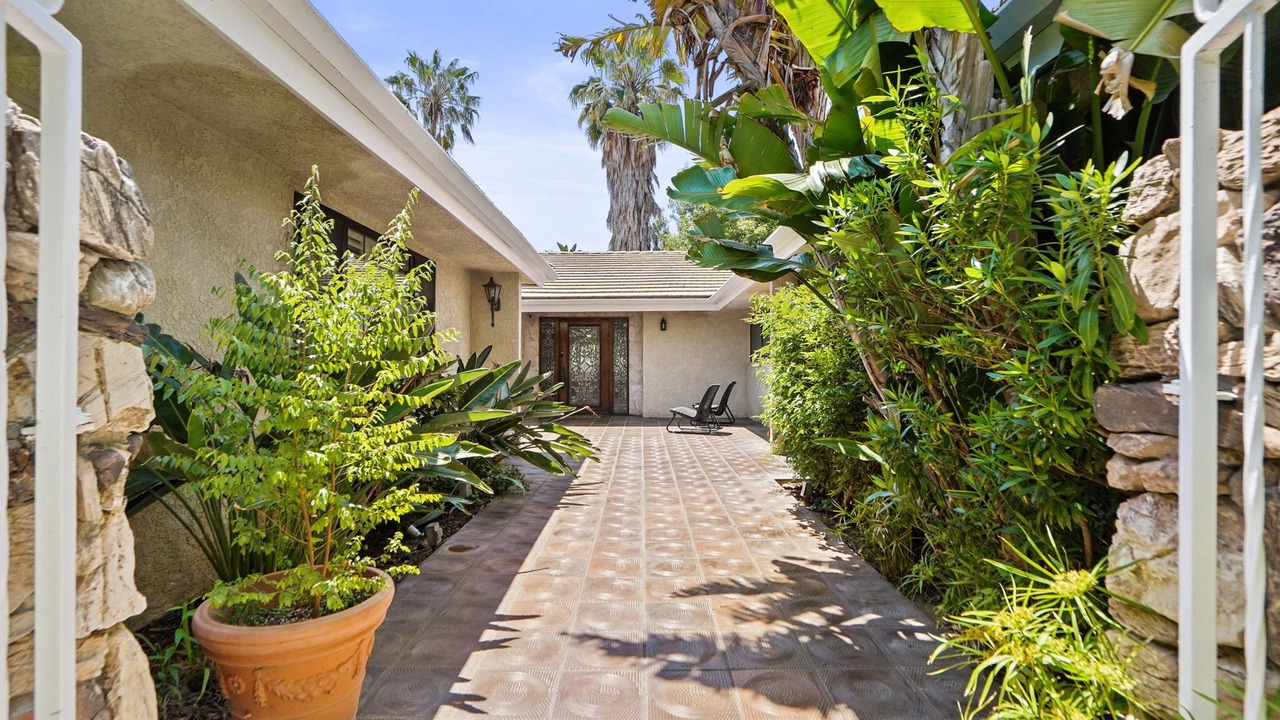 Photo of Outdoor in Porter Ranch