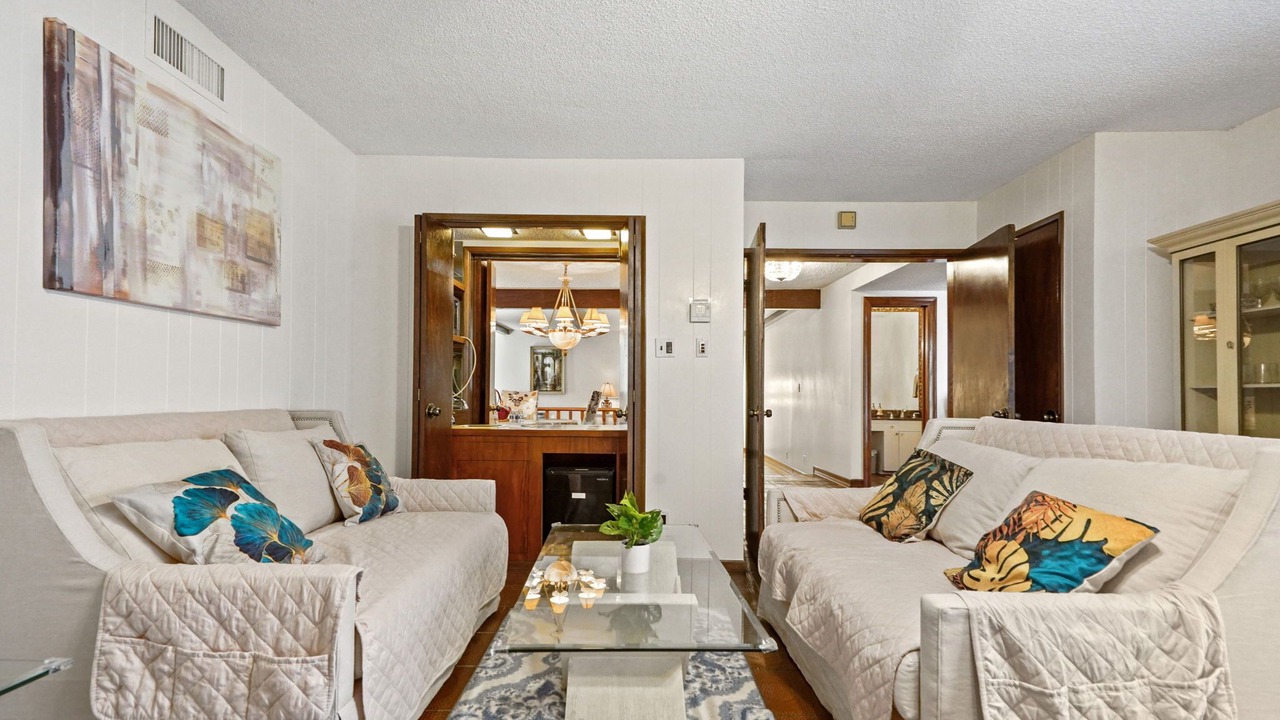 Photo of Livingroom in Porter Ranch
