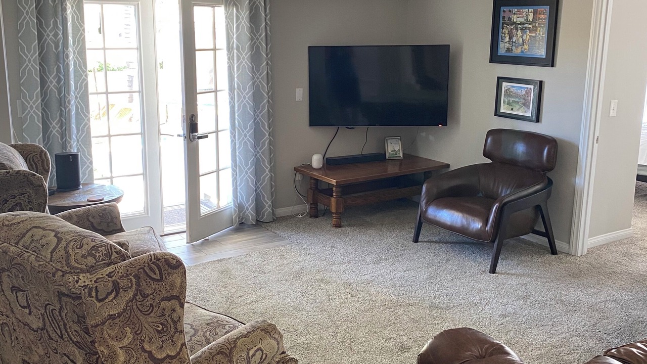 Photo of Livingroom in Canyon Lake