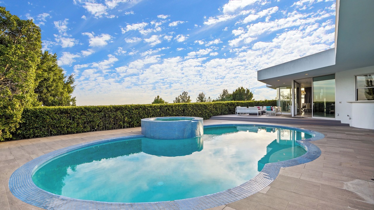 Photo of Outdoor in Hollywood Hills West