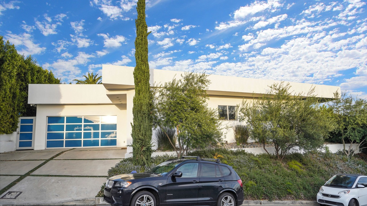 Photo of Outdoor in Hollywood Hills West